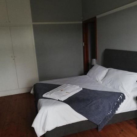 La Maison On 3Rd Guesthouse Порт Елизабет Екстериор снимка