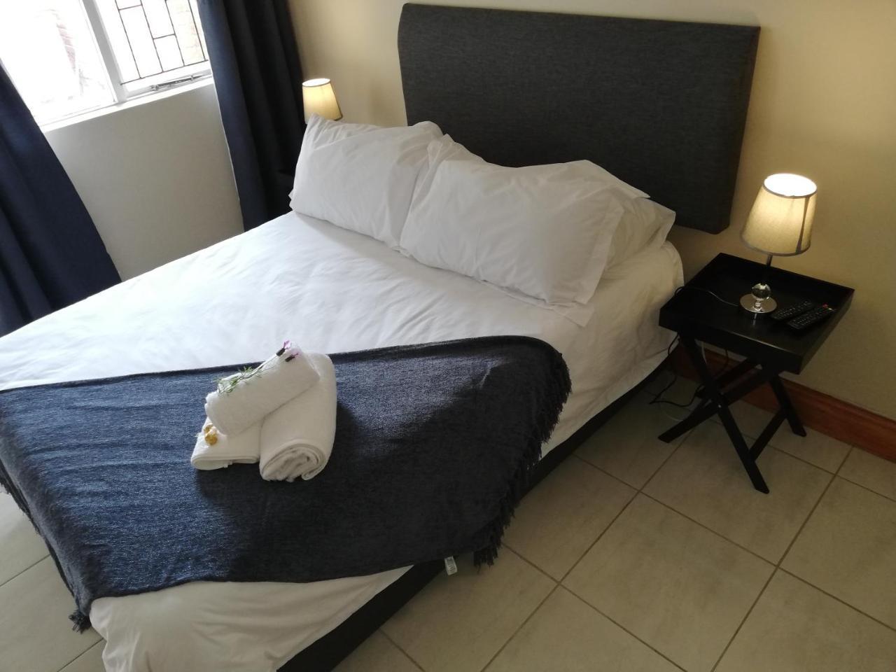 La Maison On 3Rd Guesthouse Порт Елизабет Екстериор снимка