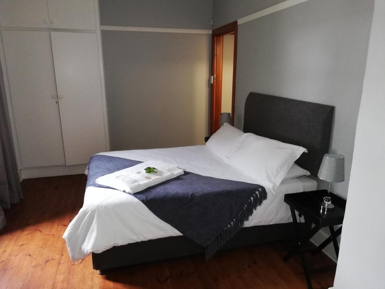 La Maison On 3Rd Guesthouse Порт Елизабет Екстериор снимка